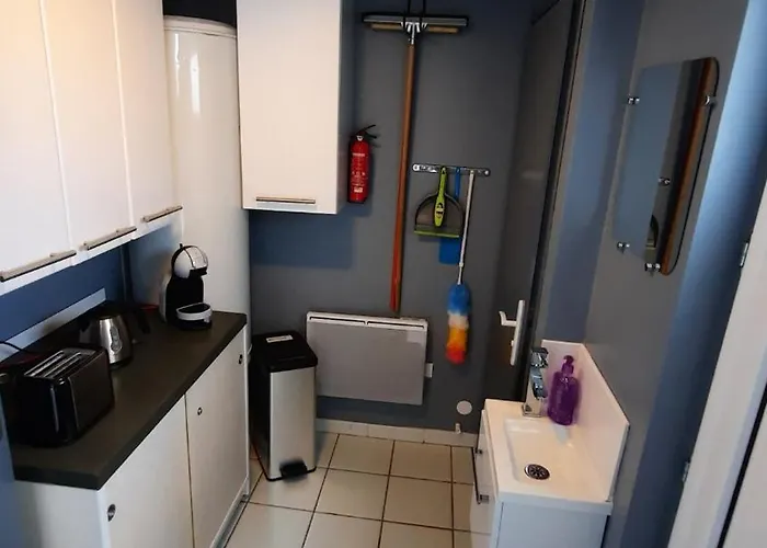 Les 4 As, Maison Au Coeur De Proche